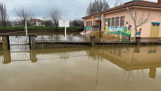 Elazığ'da sağanak sonrası evler ve tarım arazileri sular altında kaldı