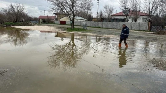 Elazığ'da sağanak sonrası evler ve tarım arazileri sular altında kaldı