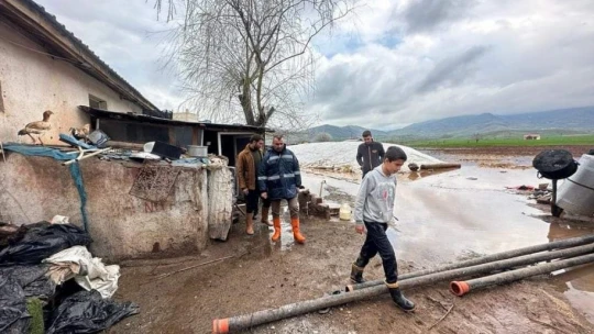 Elazığ'da sağanak sonrası evler ve tarım arazileri sular altında kaldı
