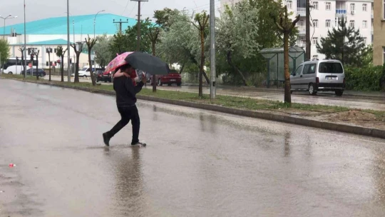 Elazığ'da sağanak yağış etkili oldu