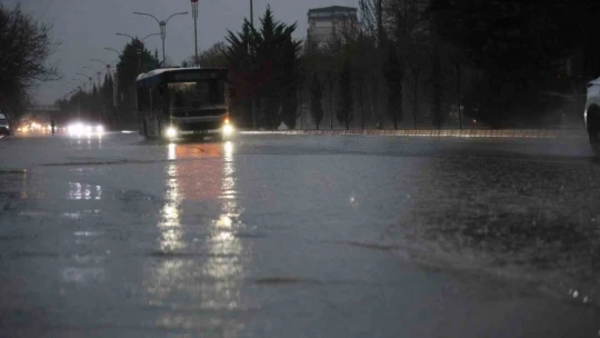 Elazığ'da sağanak yağış etkili oldu