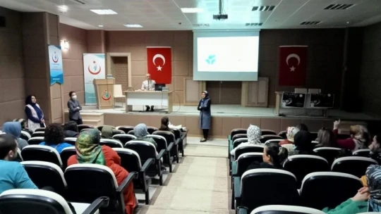 Elazığ'da sağlık personeline yenidoğan tarama eğitimi verildi