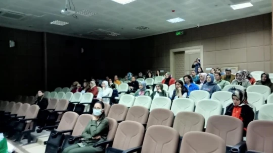 Elazığ'da sağlık personeline yenidoğan tarama eğitimi verildi
