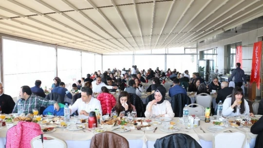 Elazığ'da sağlıkçılar tıp bayramında bir araya geldi