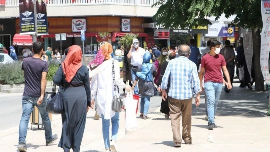 Elazığ'da sıcak hava etkisini sürdürüyor, termometreler yine 47'yi gördü