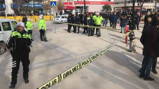 Elazığ'da Güpegündüz Gazi Caddesinde Silahlı Saldırı, 1 Yaralı