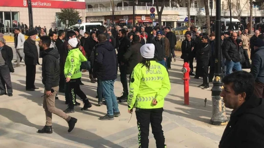 Elazığ'da Güpegündüz Gazi Caddesinde Silahlı Saldırı, 1 Yaralı