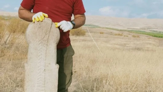 Elazığ'da suların çekilmesiyle Selçuklu ve Osmanlı mezarlıkları ortaya çıktı