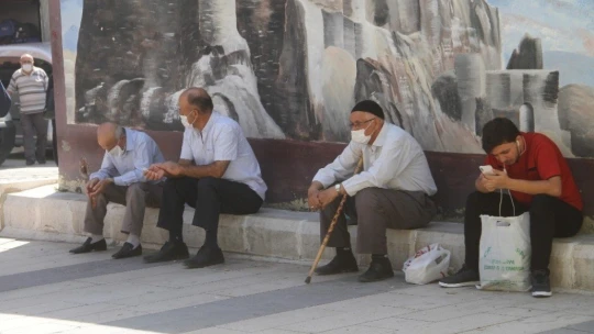 Elazığ'da termometreler 45 dereceyi gösterdi