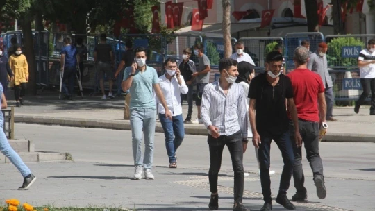Elazığ'da termometreler 45 dereceyi gösterdi