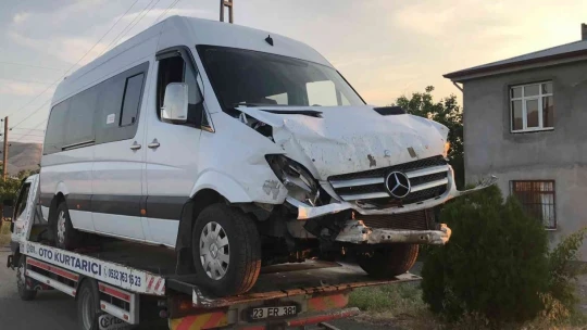 Elazığ'da trafik kazası: 10 yaralı