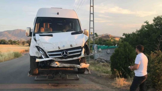 Elazığ'da trafik kazası: 10 yaralı