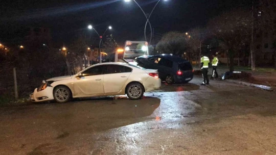 Elazığ'da trafik kazası: 4 yaralı