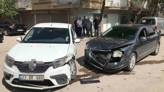 Elazığ'da trafik kazası: 4 yaralı