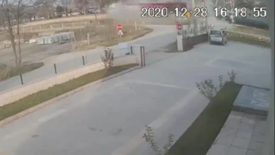 Elazığ'da trenin tıra çarptığı kaza kamerada