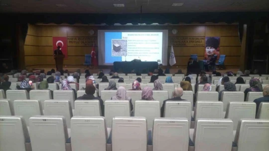 Elazığ'da umreye gidecek vatandaşlara yönelik seminer