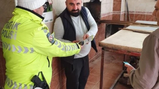 Elazığ'da vatandaşlar trafik kuralları konusunda bilgilendirildi