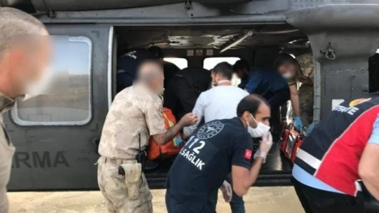 Elazığ'da yaralı çiftçi, askeri helikopter ile hastaneye ulaştırıldı