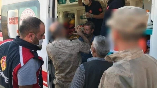 Elazığ'da yaralı çiftçi, askeri helikopter ile hastaneye ulaştırıldı