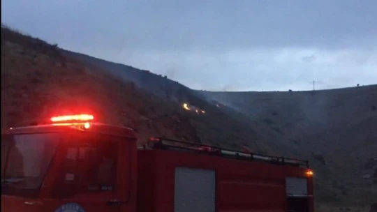 Elazığ'da yıldırım yangına neden oldu