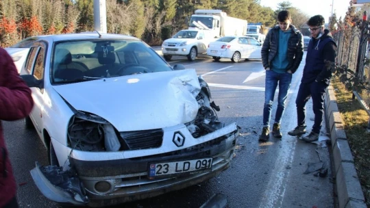 Elazığ'da zincirleme kaza, kazaları beraberinde getirdi, 18 araç karıştı
