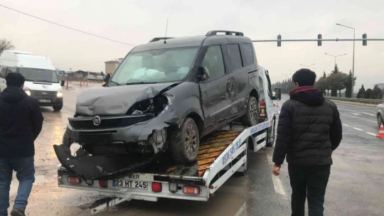 Güney Çevre Yolunda Zincirleme Trafik Kazası, 1 Yaralı