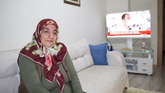 Elazığ depreminde kızını kaybeden anne: 'Onların acısı benim acımdır'