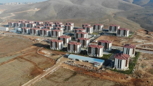 Elazığ depreminin 1. yılı: Yaralar sarılıyor, acılar unutulmuyor