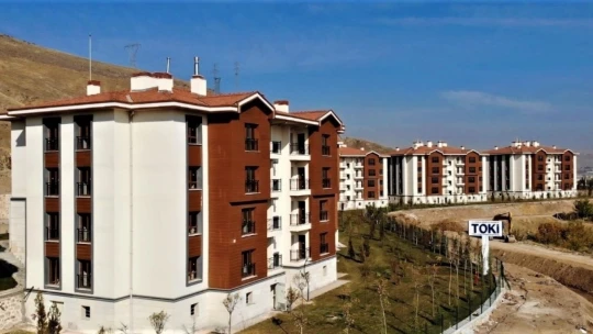 Elazığ depreminin 1. yılı: Yaralar sarılıyor, acılar unutulmuyor