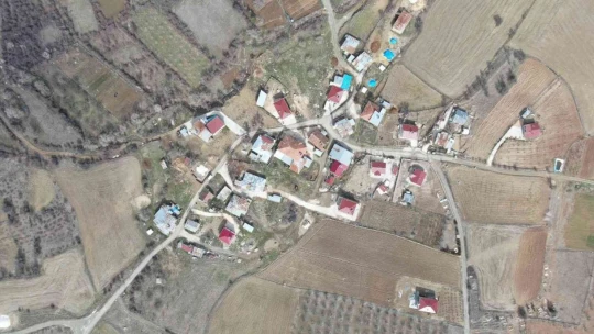Elazığ'ın İlk Kadın Muhtarıydı, Koltuğu Eşinden Devraldı, Köyün Emine Ablası Oldu