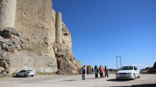 Elazığ'ın turizme açılan kapısı Harput'a ziyaretçiler gelmeye başladı