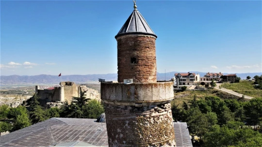 Elazığ'ın turizme açılan kapısı Harput'a ziyaretçiler gelmeye başladı