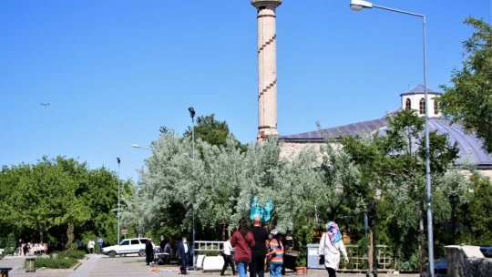 Elazığ'ın turizme açılan kapısı Harput'a ziyaretçiler gelmeye başladı