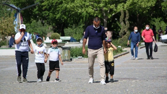 Elazığ'ın turizme açılan kapısı Harput'a ziyaretçiler gelmeye başladı