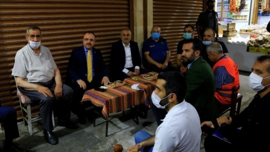Elazığ'ın yeni valisi, gelir gelmez sahaya indi