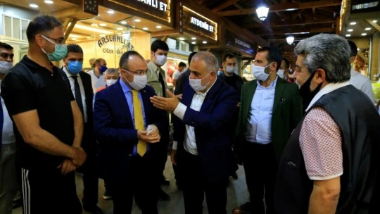 Elazığ'ın yeni valisi, gelir gelmez sahaya indi