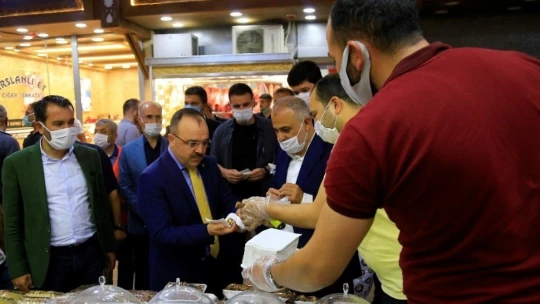Elazığ'ın yeni valisi, gelir gelmez sahaya indi