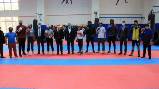 Elazığ protokolü biten ve yapımı süren spor tesislerini inceledi