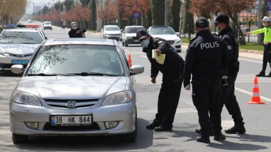 Elazığ Valisi Yırık: 'Mutant virüsle birlikte bulaş riski günlük 300'lere vardı'