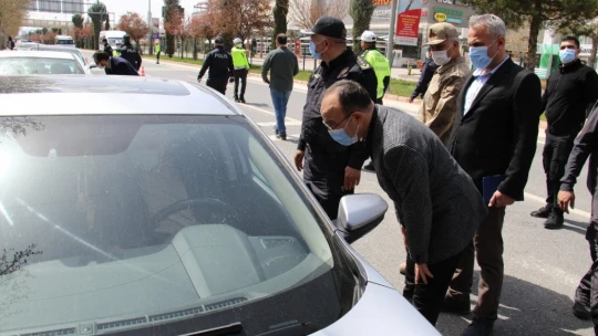Elazığ Valisi Yırık: 'Mutant virüsle birlikte bulaş riski günlük 300'lere vardı'