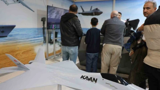 Elazığlı çocuklar kokpit heyecanını yaşadı, simülasyondan KAAN'ı kullandı