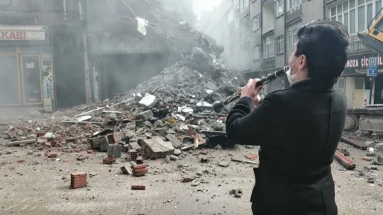 Elazığlı esnaf, yıkıma klarnetle eşlik etti