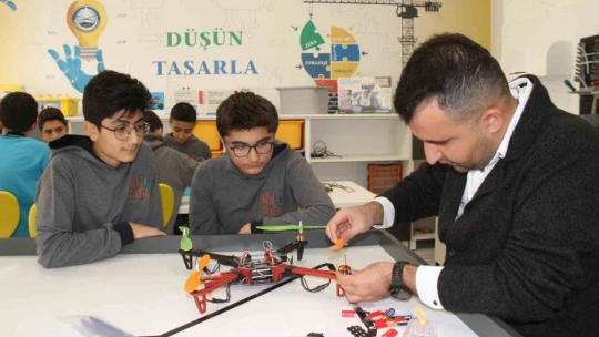 Elazığlı öğrencilerin projesi 425 proje arasında ilk 50'ye girdi