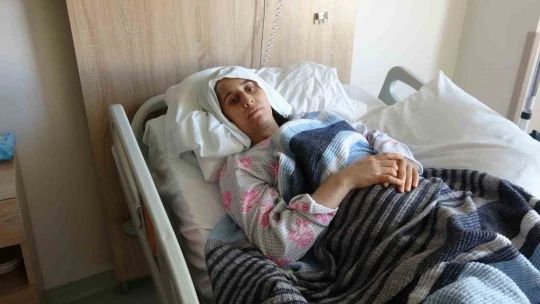 Eşi yanında can veren anne kızıyla birlikte 5,5 saat sonra enkazdan çıkartıldı