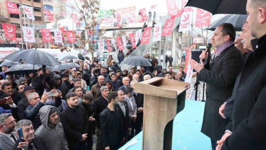 Fatih Erbakan: 'Yeniden Refah Partisi, Türkiye'nin en hızlı büyüyen siyasi partisidir'