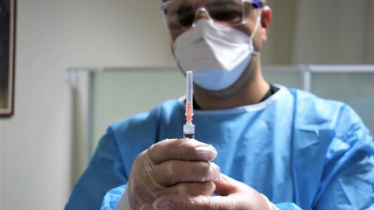 FÜ Tıp Fakültesi Hastanesi'nde 2 günde bin 492 sağlık çalışanı aşılandı