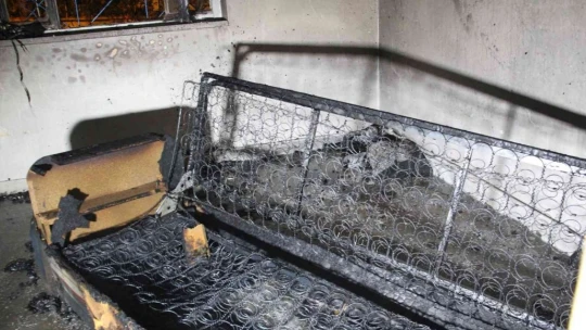 Gece yarısı facianın eşiğinden dönüldü: Yangına uykusunda yakalandı