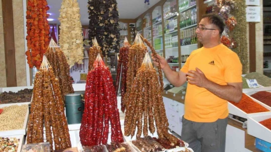 Gurbetçiler, Kapalı Çarşı esnafına merhem oldu