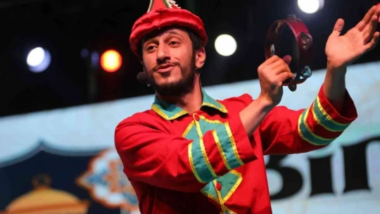 Hacivat Karagöz Orta Oyununa çocuklardan yoğun ilgi