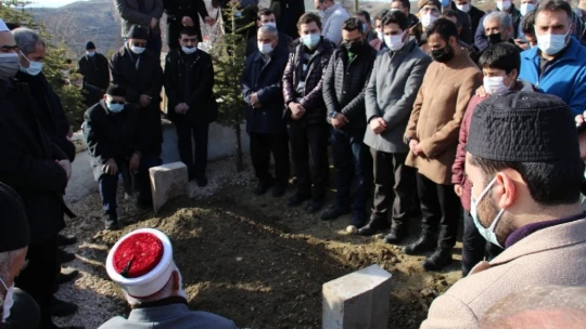 Hafız Abdullah Nazırlı defnedildi, kabri ziyaretçi akınına uğradı